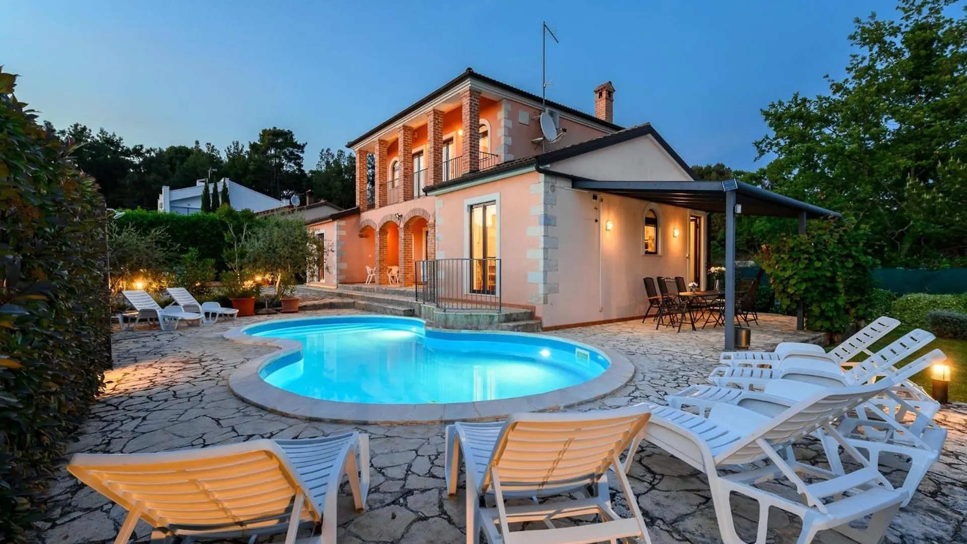 Villa Imagine With Heated Pool Višnjan