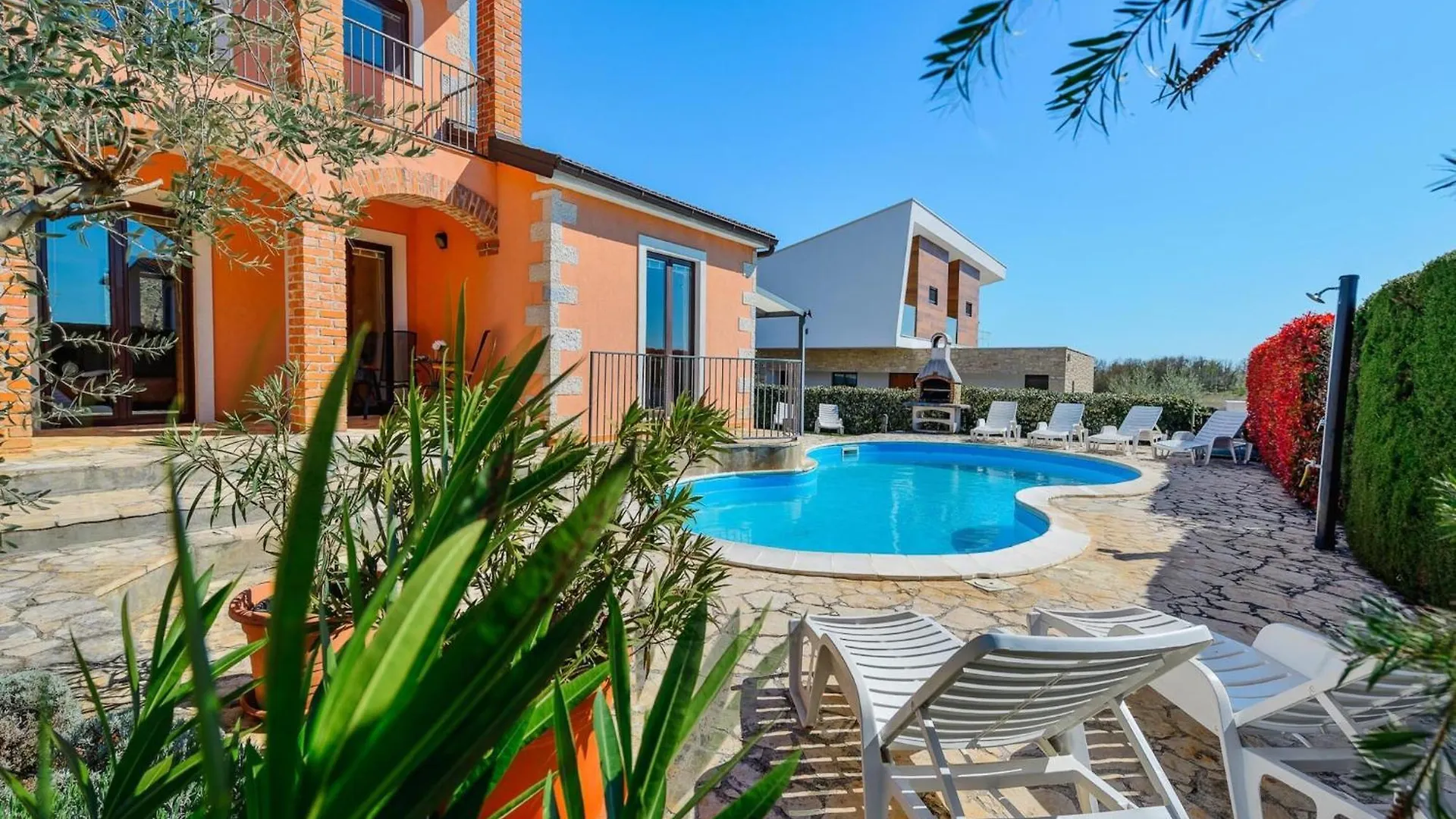 Villa Imagine With Heated Pool Visnjan